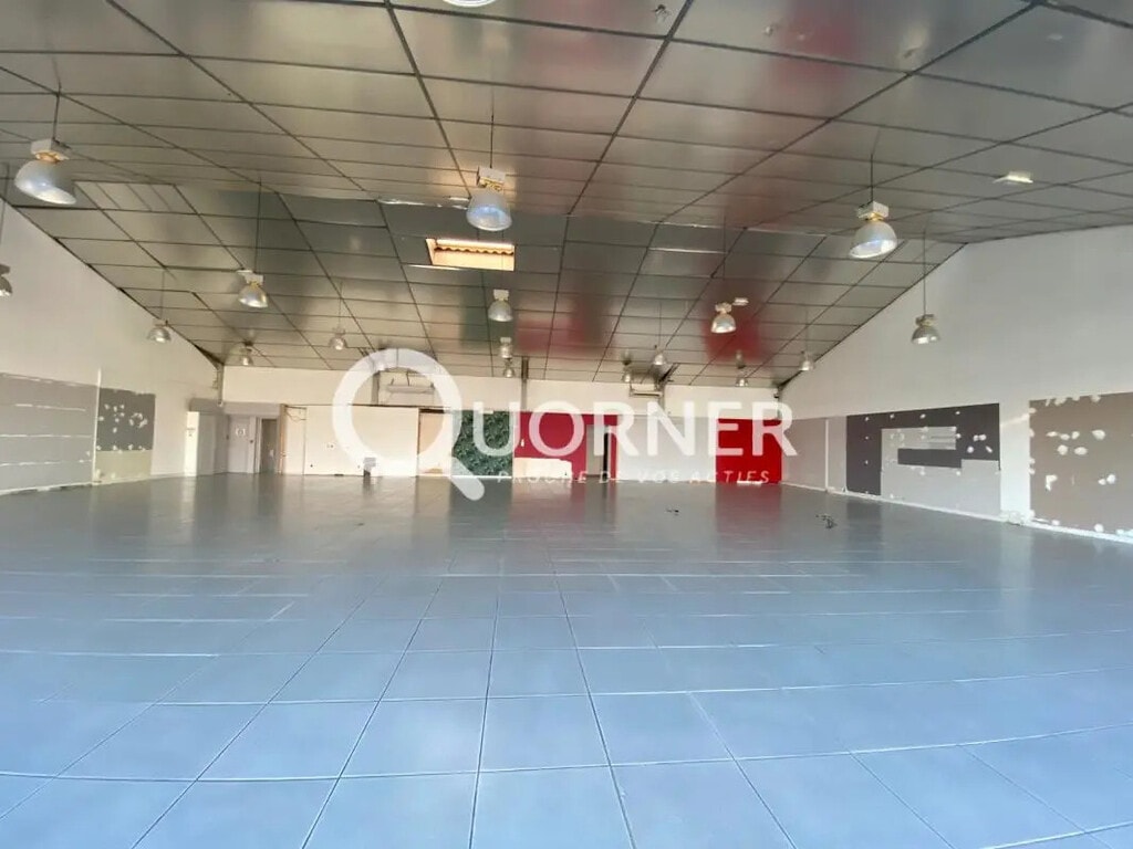 Location Commerce 460 m² - Photo 1