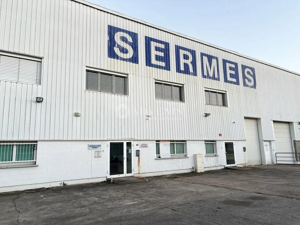 Vente Entrepôt 2 251 m² - Photo 1