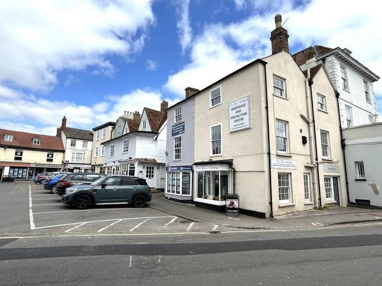 49 Market Sq, Bicester to rent - Building Photo - Image 3 of 18