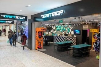 Merrion Ctr, Leeds to rent Building Photo- Image 1 of 2