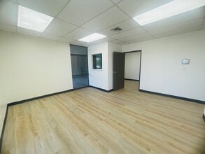 222 N Mountain Ave, Upland, CA to rent Interior Photo- Image 1 of 26