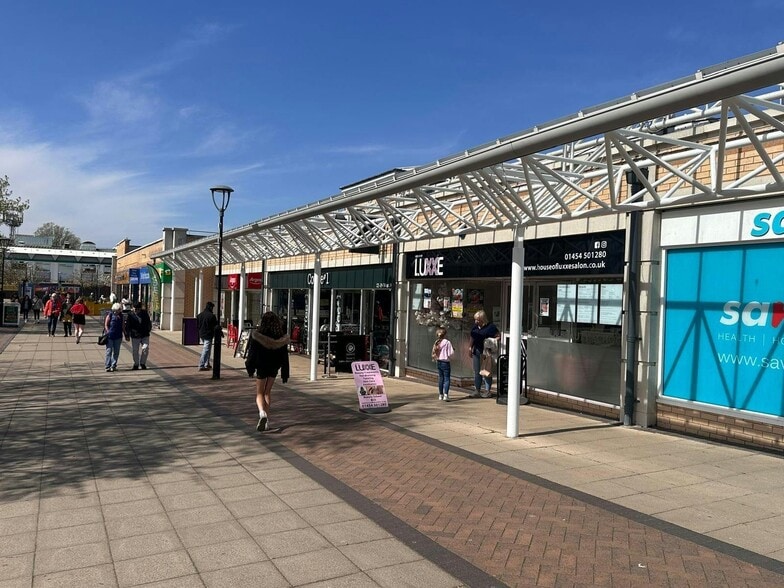 North Walk, Yate to rent - Primary Photo - Image 1 of 8