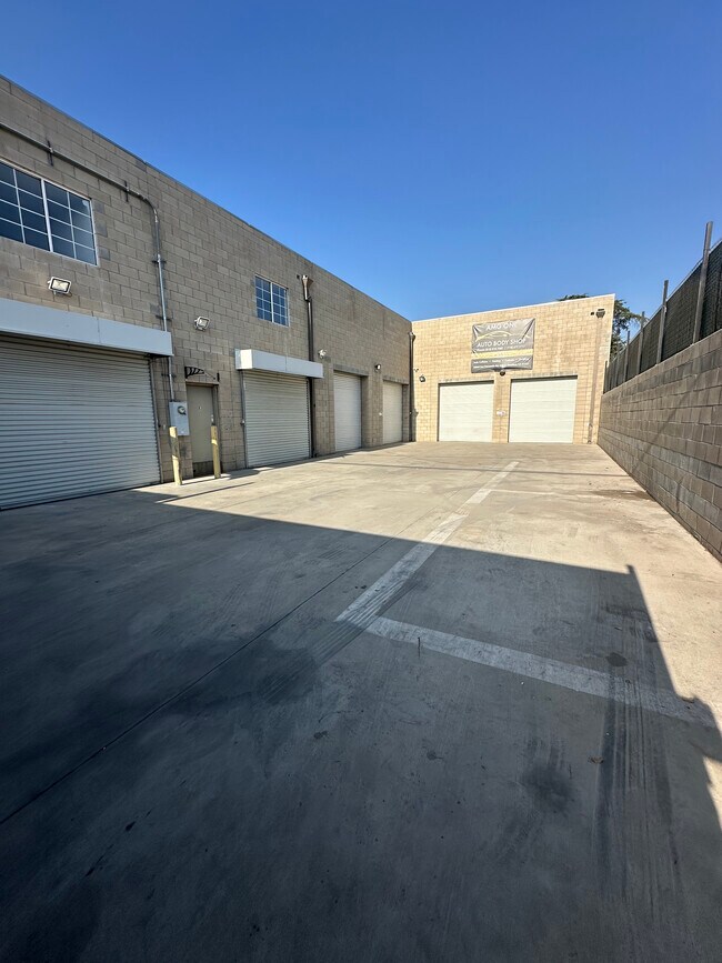More details for 10066 San Fernando Rd, Pacoima, CA - Industrial to Rent