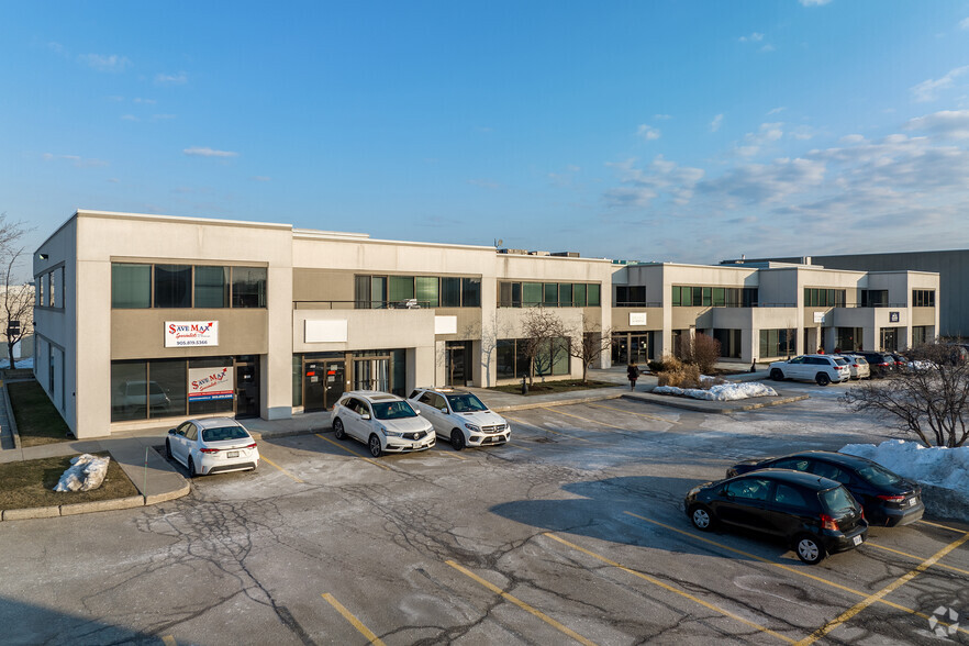 2595 Skymark Ave, Mississauga, ON for rent - Building Photo - Image 2 of 5