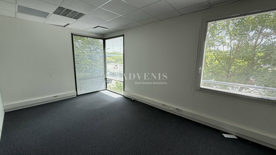 1 Rue De Berlin, Montévrain to rent - Interior Photo - Image 3 of 12