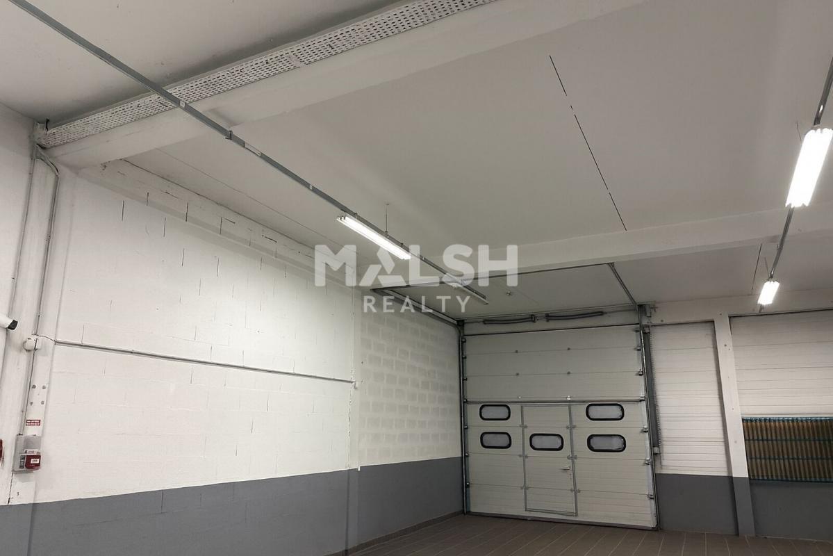 Light Industrial in Villefontaine to rent Interior Photo- Image 1 of 7
