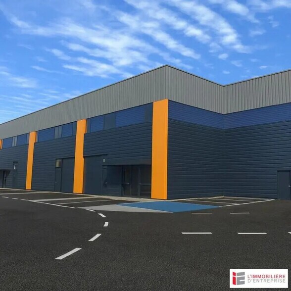 Industrial in Bruz for sale - Primary Photo - Image 2 of 2