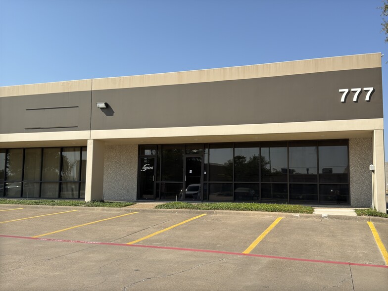 777 N Grove Rd, Richardson, TX for rent - Building Photo - Image 1 of 5