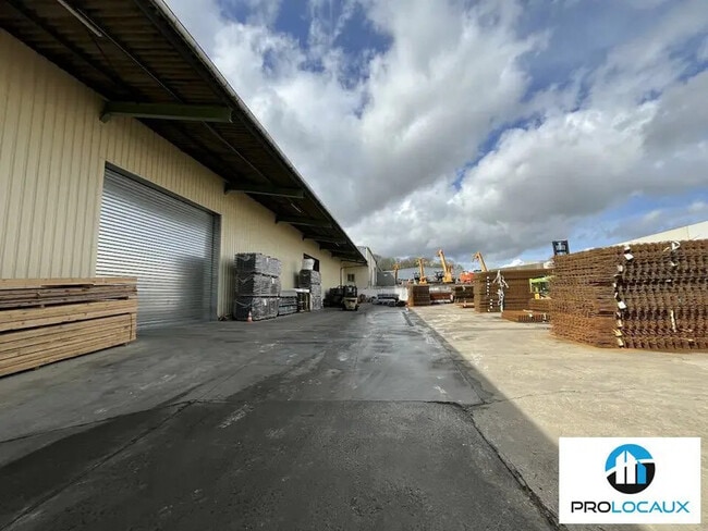 Location Entrepôt 1 100 m²