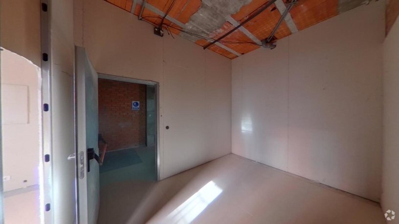 San Fernando de Henares, MAD 28830 - Unit Puerta 05, Esc. 1 - - Interior Photo - Image 1 of 10