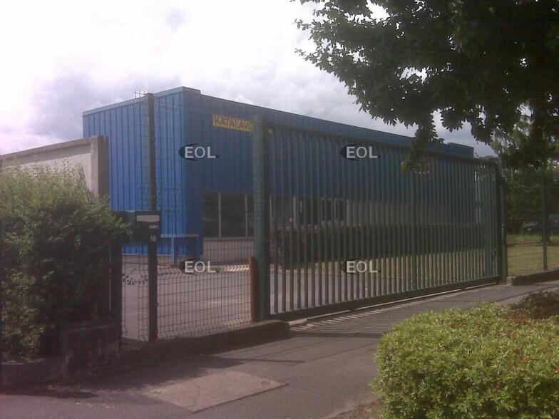 Light Industrial in Lagny-sur-Marne to rent - Building Photo - Image 1 of 1
