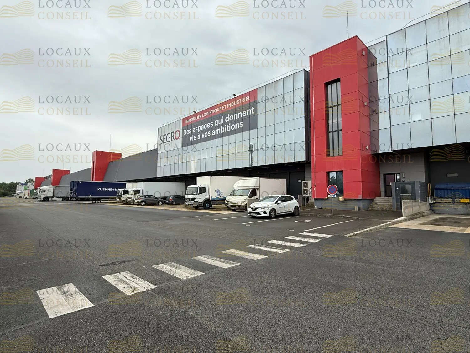 Light Industrial in Le Blanc-Mesnil to rent Building Photo- Image 1 of 12