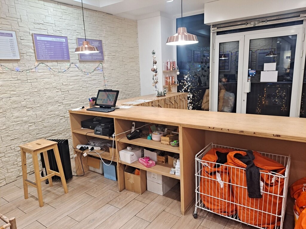 Location Commerce 50 m² - Photo 1