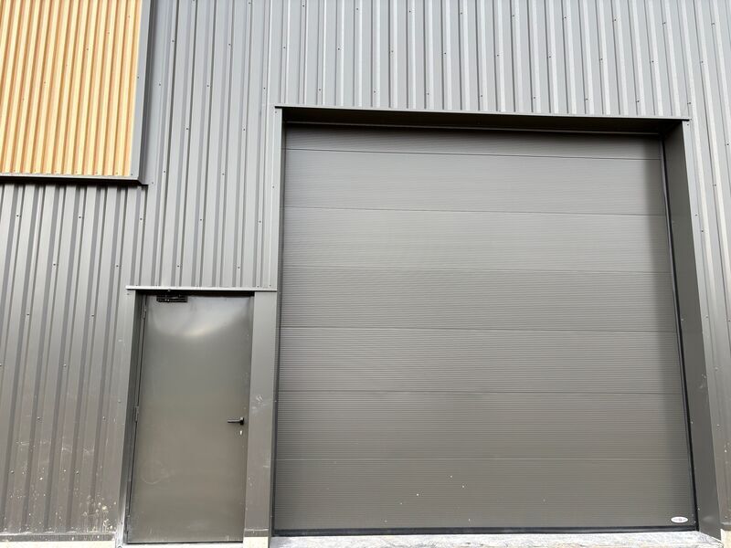 Light Industrial in Lissieu to rent Building Photo- Image 1 of 8
