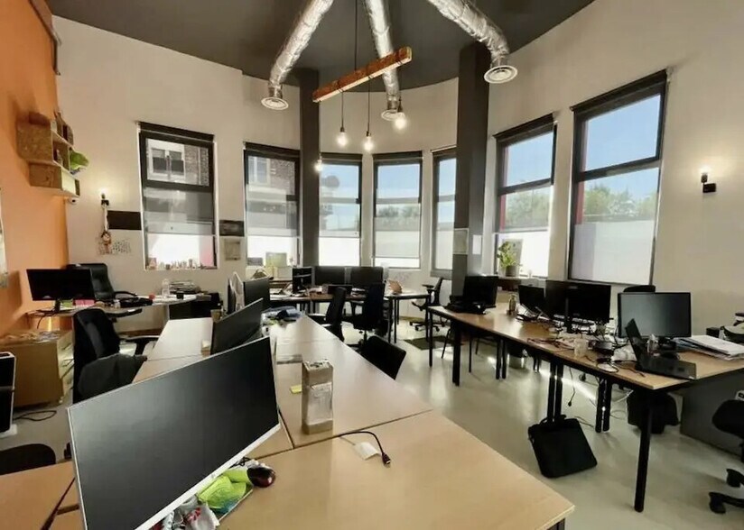 Office in Rouen to rent - Building Photo - Image 3 of 14