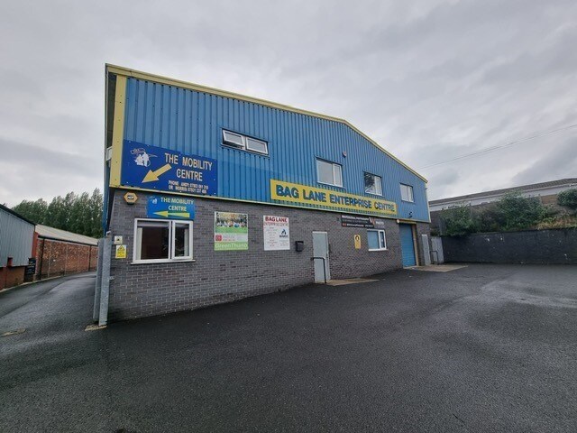 Bag Ln, Manchester to rent Building Photo- Image 1 of 3