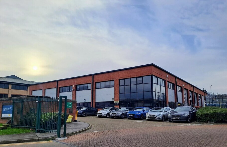 Weston Ave, Grays to rent - Building Photo - Image 2 of 3