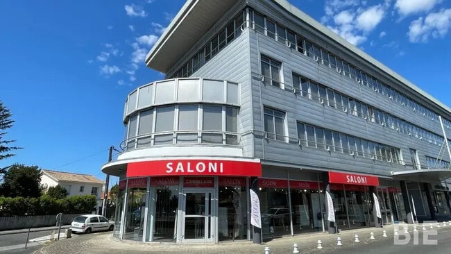 Location Bureaux 68 m² à 967 m²