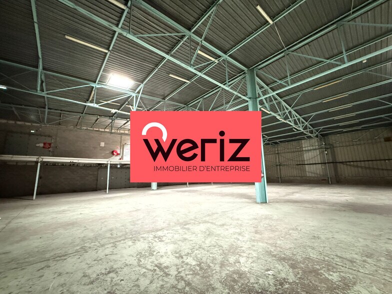 Light Industrial in Aubagne to rent - Building Photo - Image 2 of 12