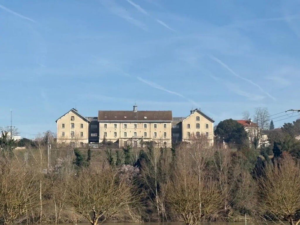 Vente Local d'activités 8 000 m² - Photo 1