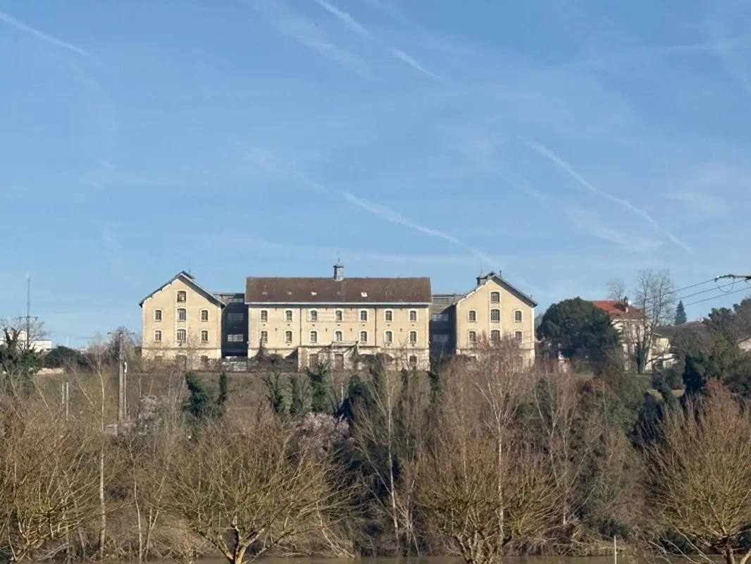 Light Industrial in Bordeaux for sale Building Photo- Image 1 of 5