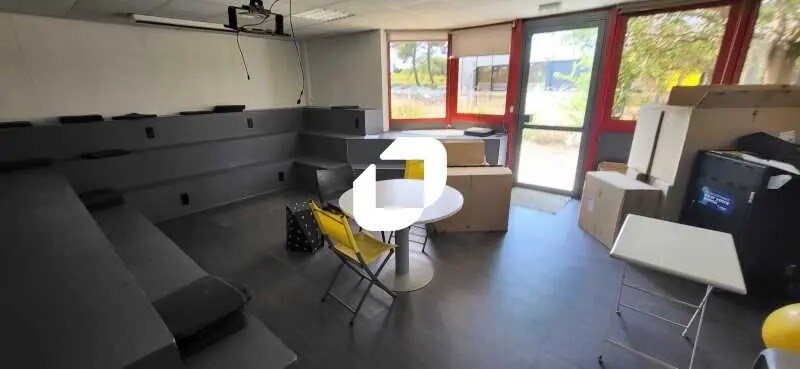 Office in Mérignac to rent - Building Photo - Image 3 of 17
