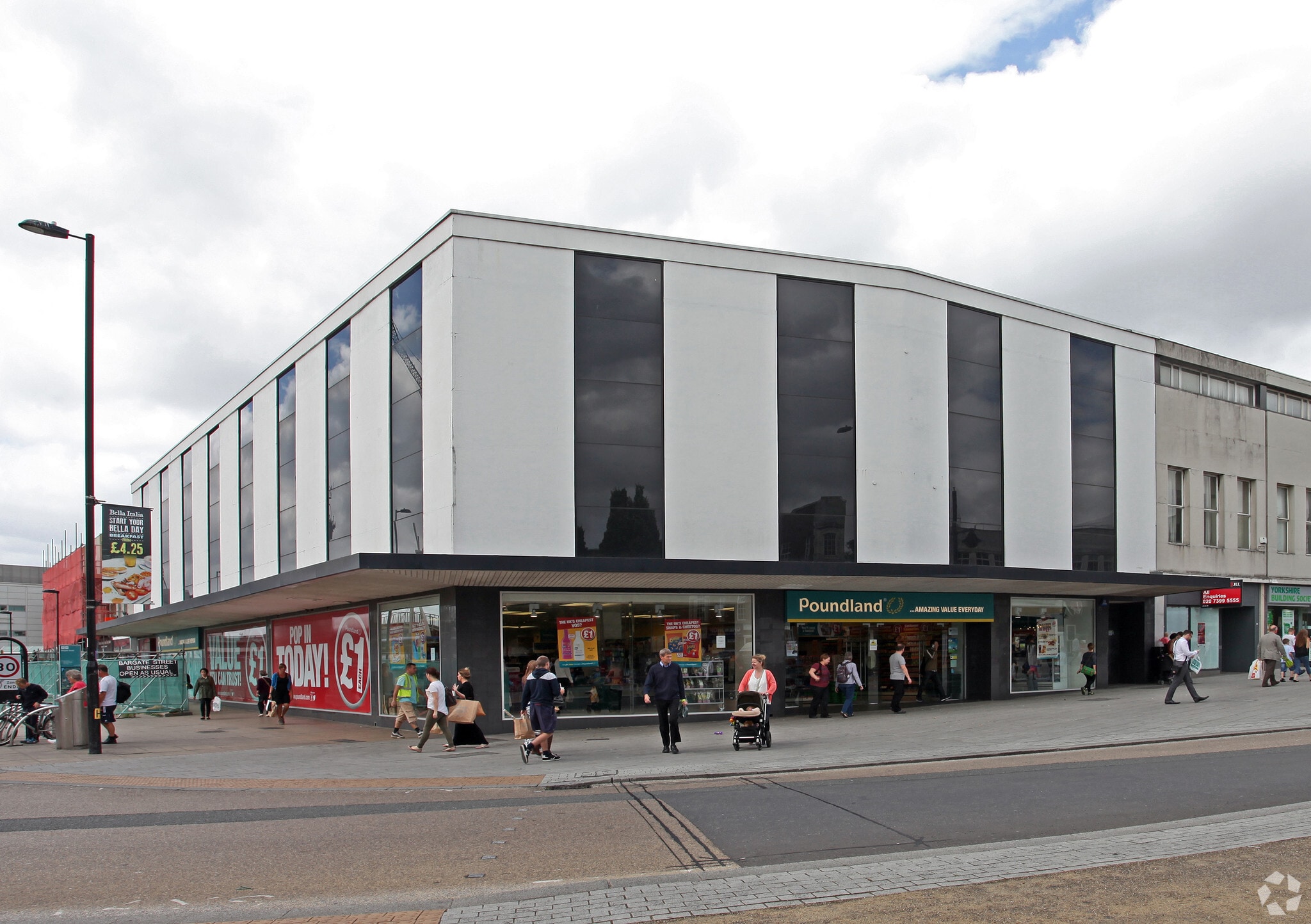 1-9 Above Bar St, Southampton to rent Primary Photo- Image 1 of 4