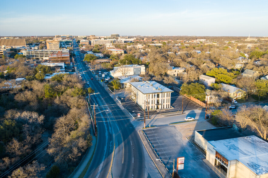 3001 N Lamar Blvd, Austin, TX for rent - Building Photo - Image 2 of 8