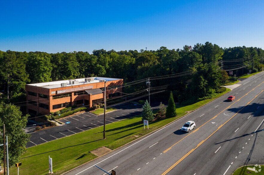 1800 Roswell Rd, Marietta, GA for rent - Building Photo - Image 3 of 6