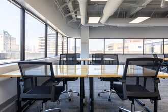 790 N Milwaukee St, Milwaukee, WI to rent Interior Photo- Image 1 of 10