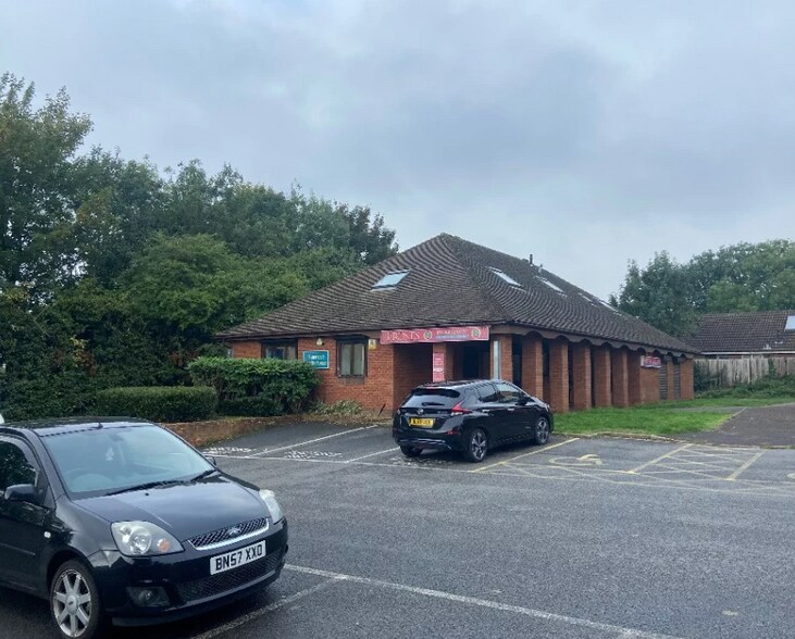 Hardwick Shopping Centre, Banbury to rent - Building Photo - Image 2 of 2