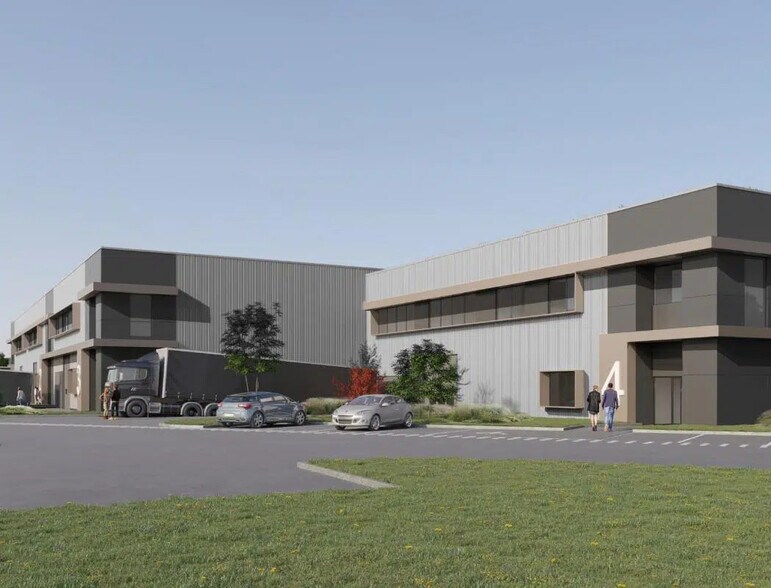 Industrial in Persan for sale - Building Photo - Image 1 of 7