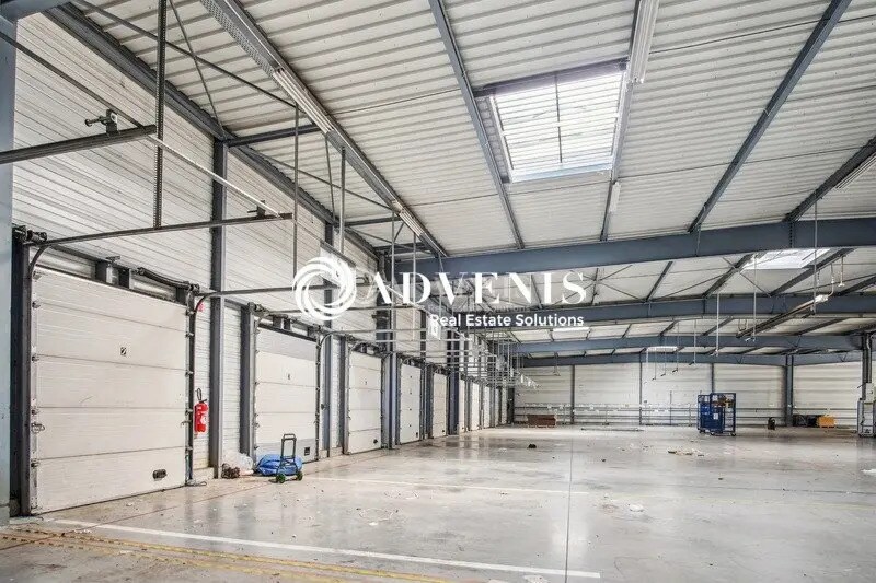 Industrial in Mitry-Mory to rent - Building Photo - Image 2 of 12