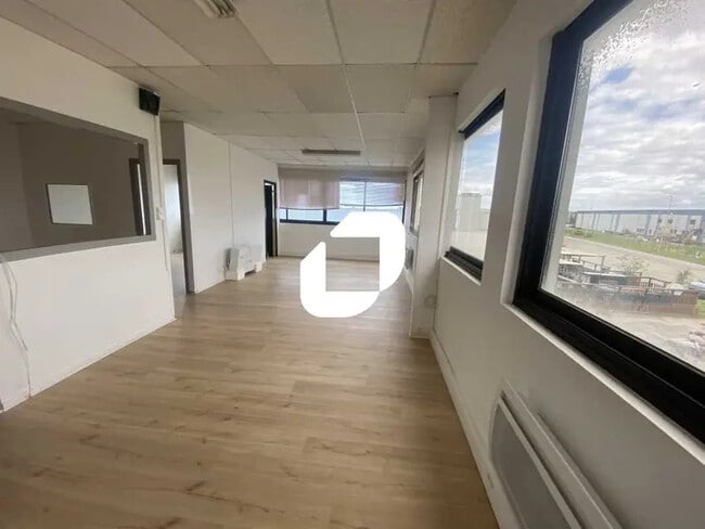 Location Local d'activités 65 m² à 1 125 m²
