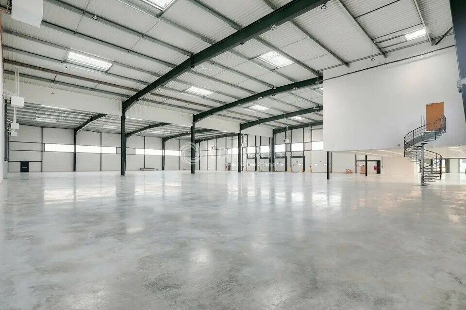 Industrial in Aulnay-sous-Bois to rent Building Photo- Image 1 of 6