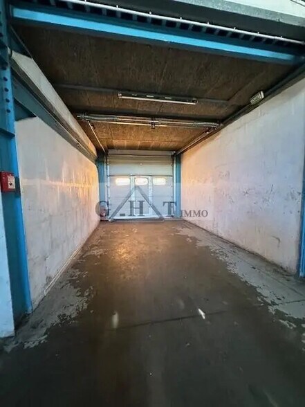 Industrial in Lisses to rent - Interior Photo - Image 2 of 8