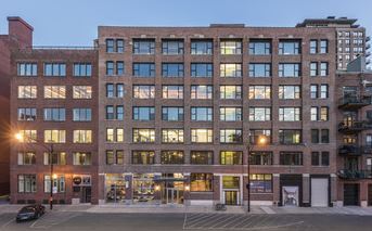 363 W Erie St, Chicago, IL for rent - Primary Photo - Image 1 of 28