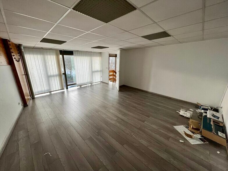 Light Industrial in Lagny-sur-Marne for sale - Interior Photo - Image 3 of 3