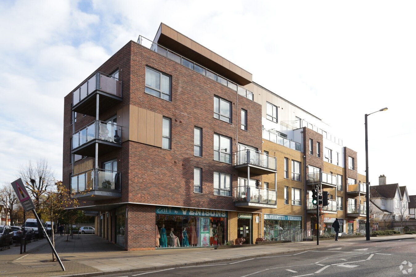 149 Ealing Rd, Wembley, HA0 4BY UK