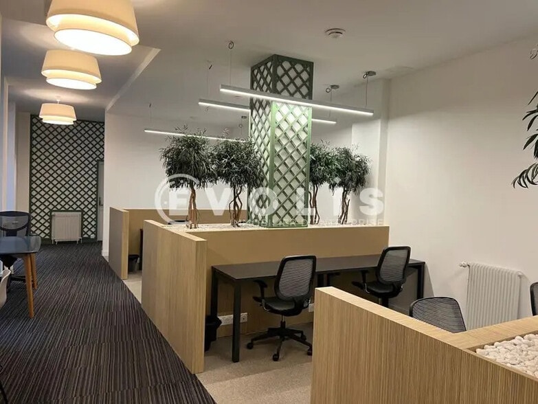 Office in Paris for sale - Interior Photo - Image 2 of 13