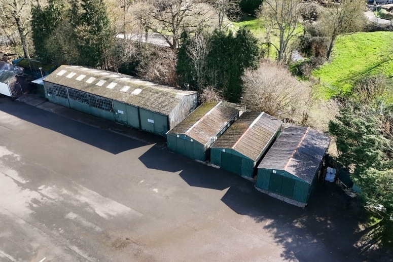 Kirdford Rd, Billingshurst to rent - Building Photo - Image 2 of 2