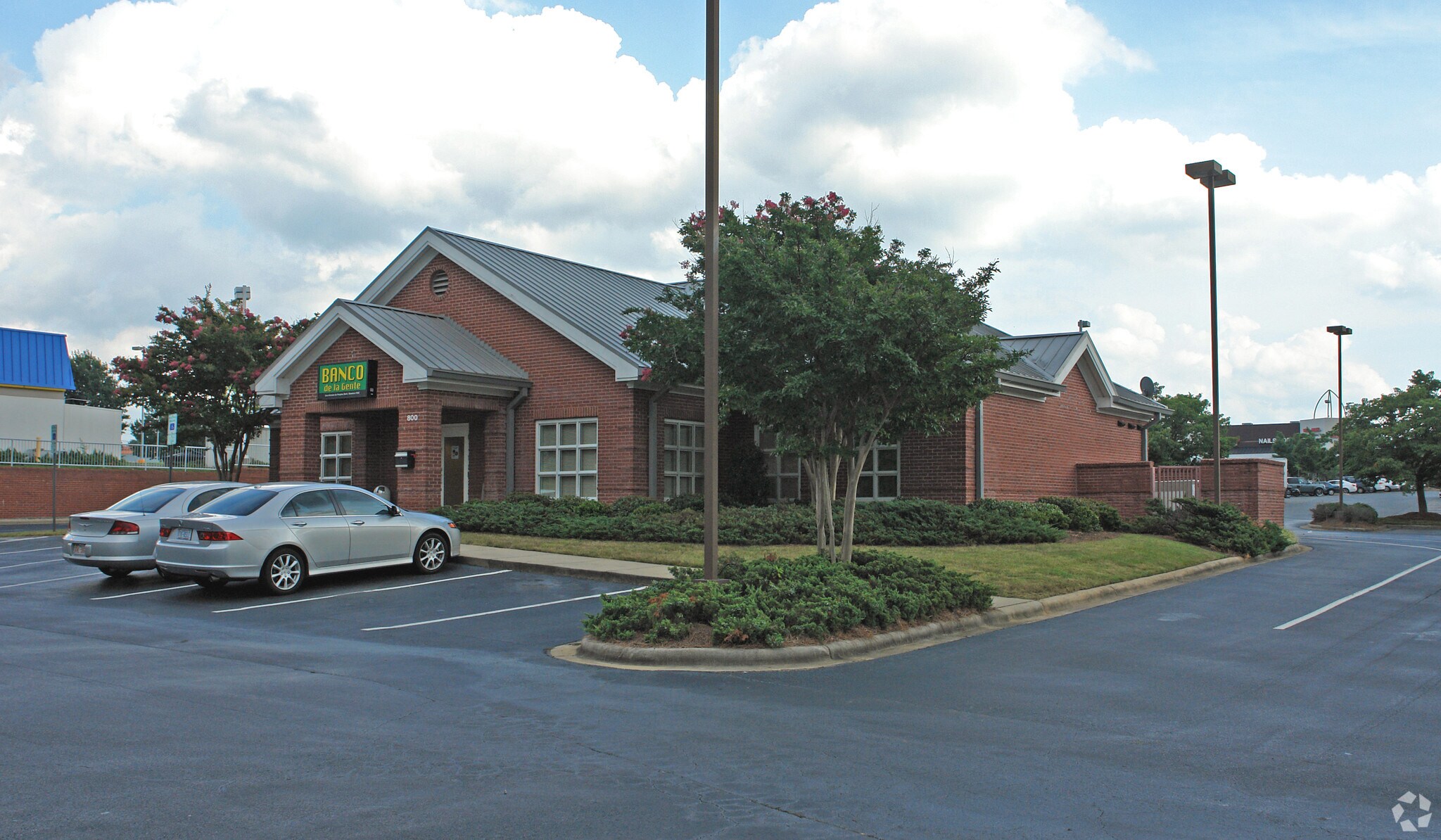 800 E Arrowood Rd, Charlotte, NC for sale Primary Photo- Image 1 of 1