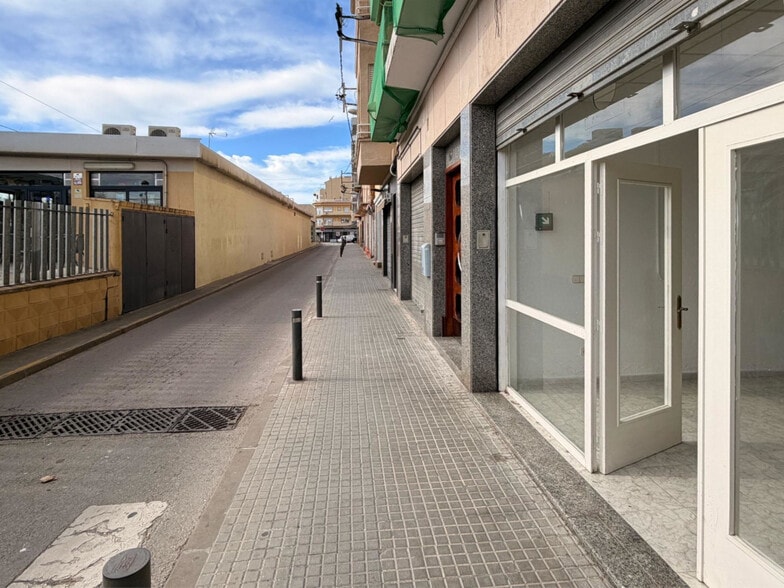 Office / Retail in Calella, Barcelona to rent - Building Photo - Image 3 of 3