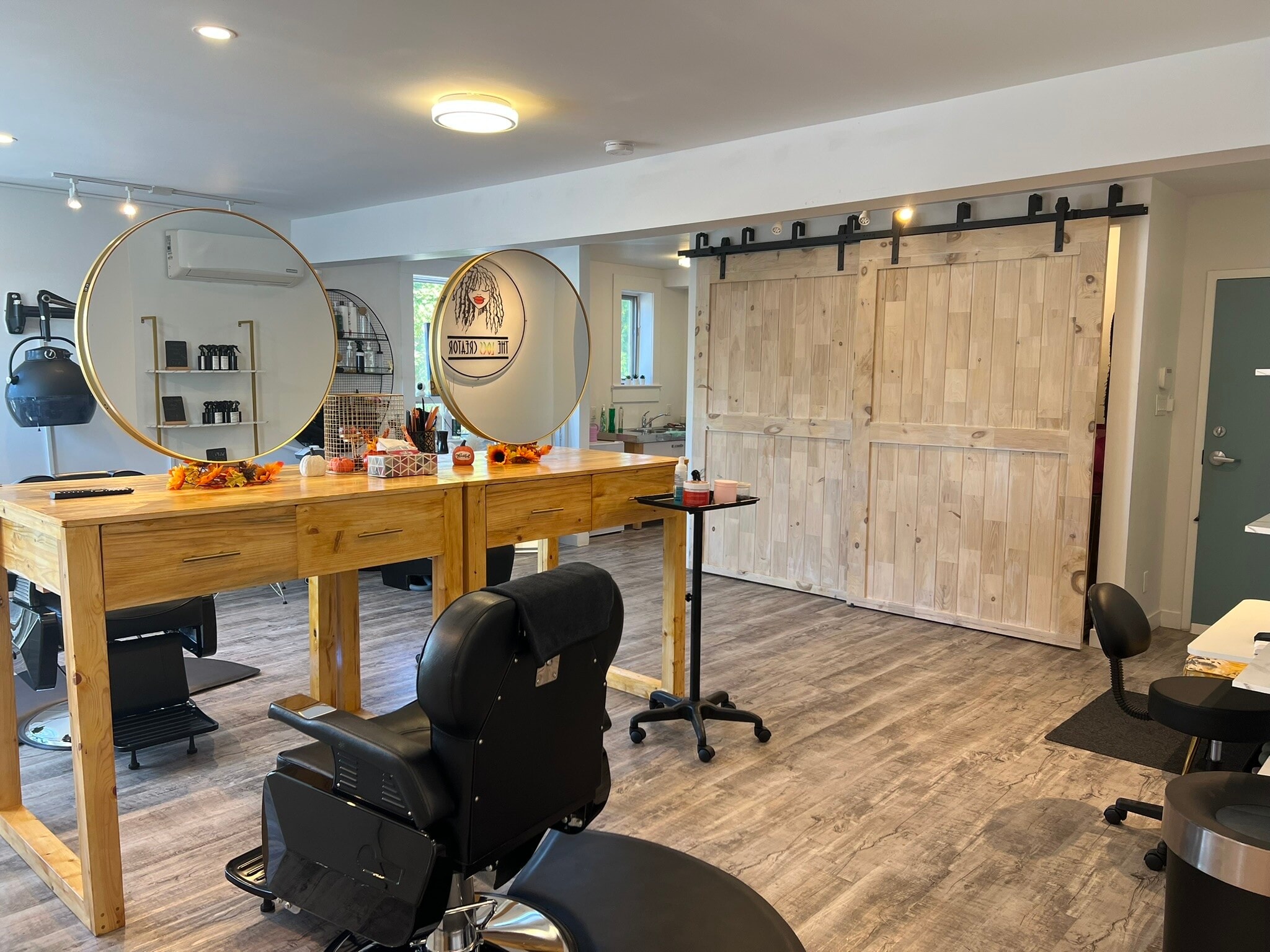 17 Av De La Baie-De-Valois, Pointe-claire, QC to rent Interior Photo- Image 1 of 11