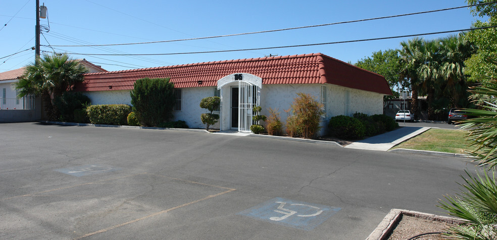 1845 Civic Center Dr, North Las Vegas, NV for sale - Primary Photo - Image 1 of 1