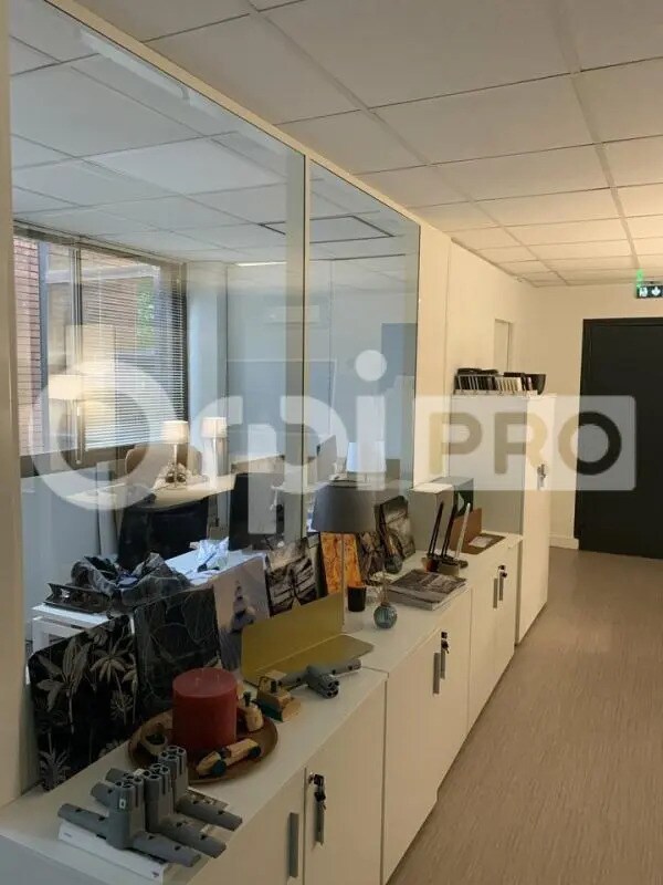 Office in Mérignac to rent Interior Photo- Image 1 of 10