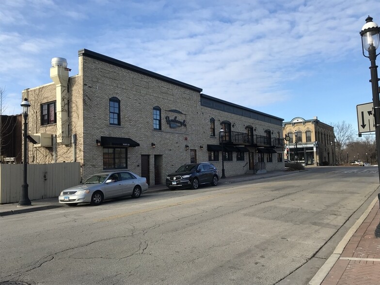 101 W Main St, West Dundee, IL for sale - Building Photo - Image 2 of 9