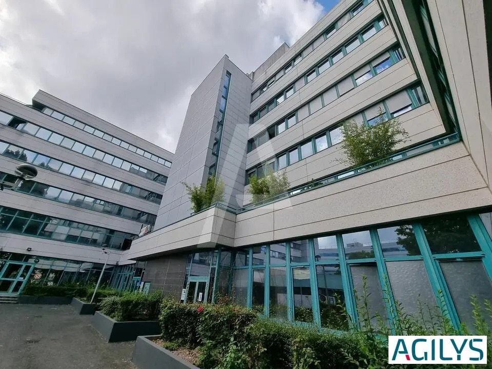 Location Bureaux 247 m² - Photo 1