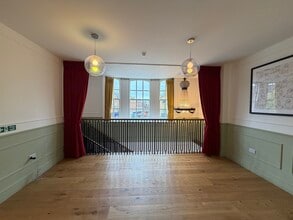 55 Green Ln, Northwood to rent Interior Photo- Image 1 of 11