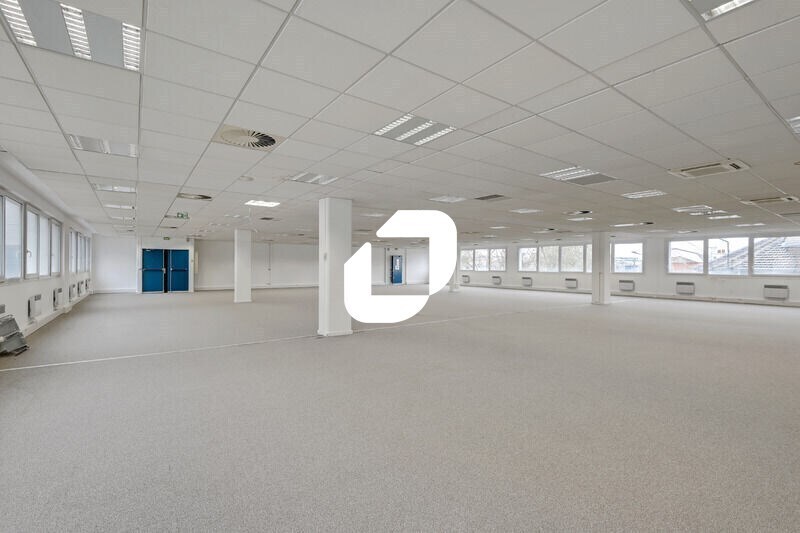 Office in Saint-Denis to rent Interior Photo- Image 1 of 15